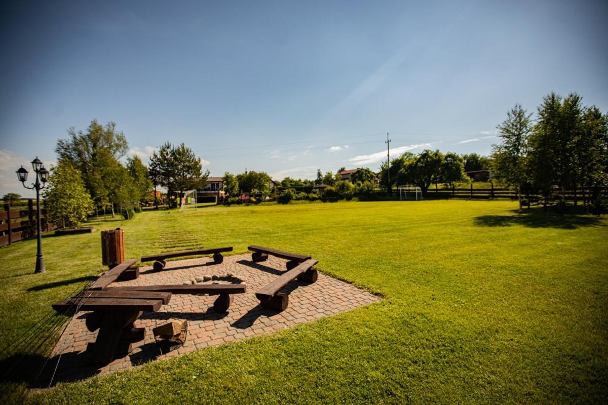Agroturystyka "Na Lakach" Garczegorze Exterior photo